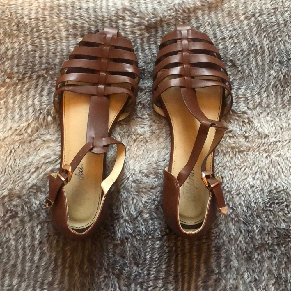 Paprika sandals